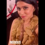 Mannara Instagram - #Repost @filmfare ・・・ #MannaraChopra was clicked at the 68th #HyundaiFilmfareAwards2023 with #MaharashtraTourism held recently.💞 Jio World Convention Centre