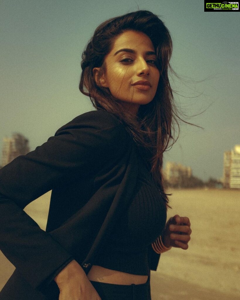 Meenakshi Chaudhary Instagram - Twinkle ✨ twinkle ,shining star 🌟💫 Mumbai, Maharashtra