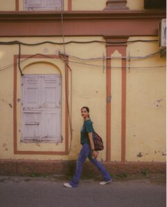 Meenakshi Chaudhary Instagram - मुँबई मेरी जान ❤️💫 Just. Random. Wholesome 🥰 Oohh and thank you @afrographer for these . You’re born for greatness🥹🫰🏽 Just being a tourist in my own city 😌🚶‍♀️ Mumbai, Maharashtra