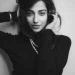 Meenakshi Chaudhary Instagram - 🖤🖤 @vink.photography