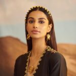 Meenakshi Chaudhary Instagram – Mentally travelling to Egypt 🏜️

Styled by – @riechamallick
Outfit by – @akarabyshruthi
Jewellery – @kalon_artjewellery
Make up and hair by @makeuphairbyrahul