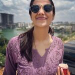 Meenakshi Chaudhary Instagram – Garam garam chai aur thandi hawa 🥰