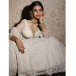 Meenakshi Chaudhary Instagram – 🕊️ 🕊️ 

📸 @pranav.foto 
Jewellery by @kishandasjewellery 
Outfit @kkashi.official 
Styling @rashmitathapa 
Muah @boithoque