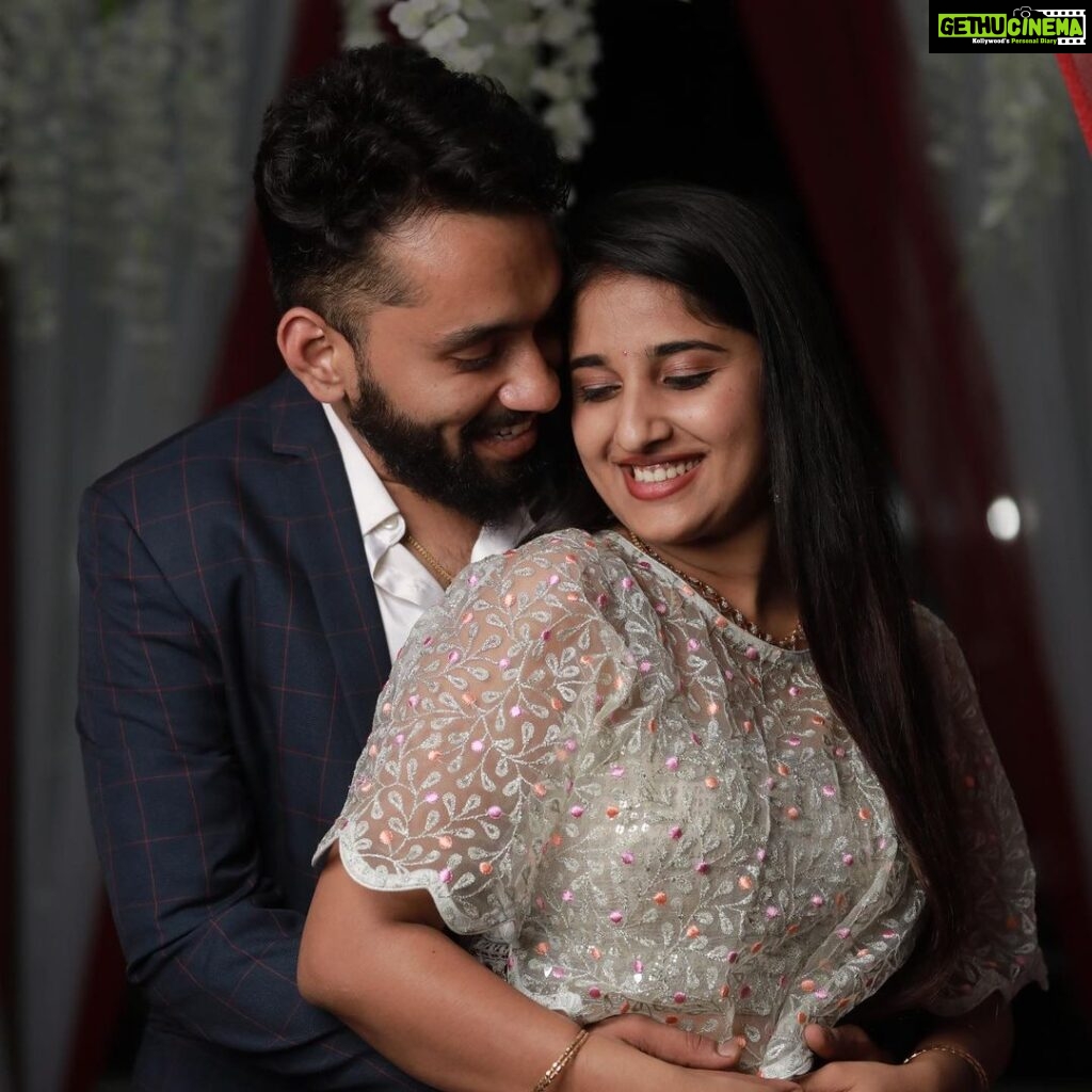 Meghana Lokesh Instagram - Photographer wanted us to try some cute couple poses, swipe right to see how we spoiled his idea 😛😄 . . . . #coupleshoot #couplephotography #lovequotes #instagood #goodtimes #happyday Mysore, Karnataka