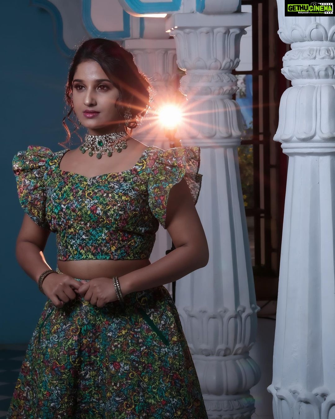 Meghana Lokesh Instagram - Feel a spark?? Chase it !! . ๐ธ @narsappa_photography Hair stylist : @lovemyselfsowmya MUA : @brunda_mua Jewellery: @vibhajewellers Location : @thefotogarage Dress : @aishwarya.madhumika_label Hyderabad
