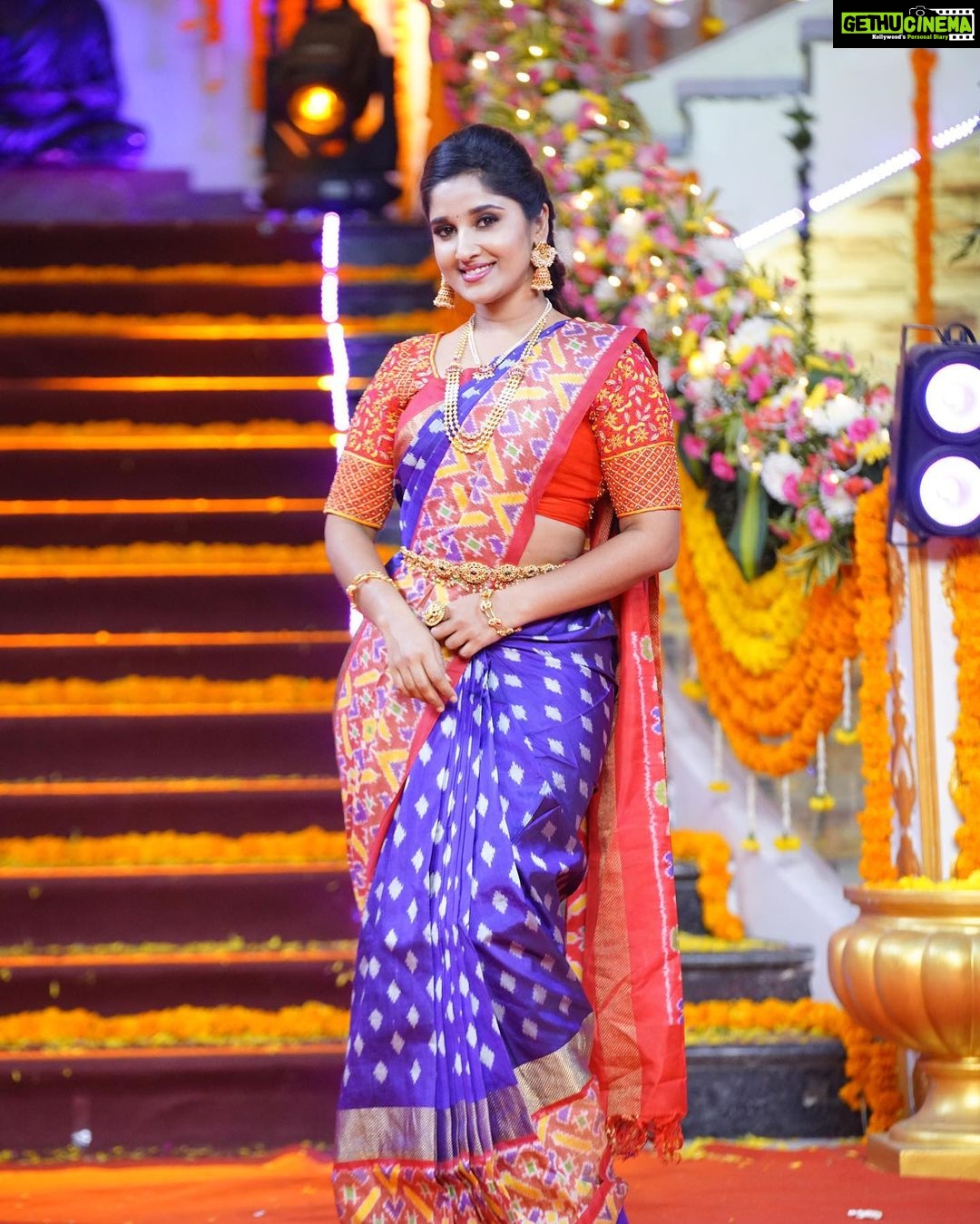 Meghana Lokesh Instagram - Just an attire??? Nah.. it’s a saree!!❤️ it’s an emotion isn’t it ?? . Clicked by : @paulino_pictures Saree from my fav @rangoliboutiquee Jewellery: @vilabha_by_lavanyam MUAH : @brunda_mua Hyderabad
