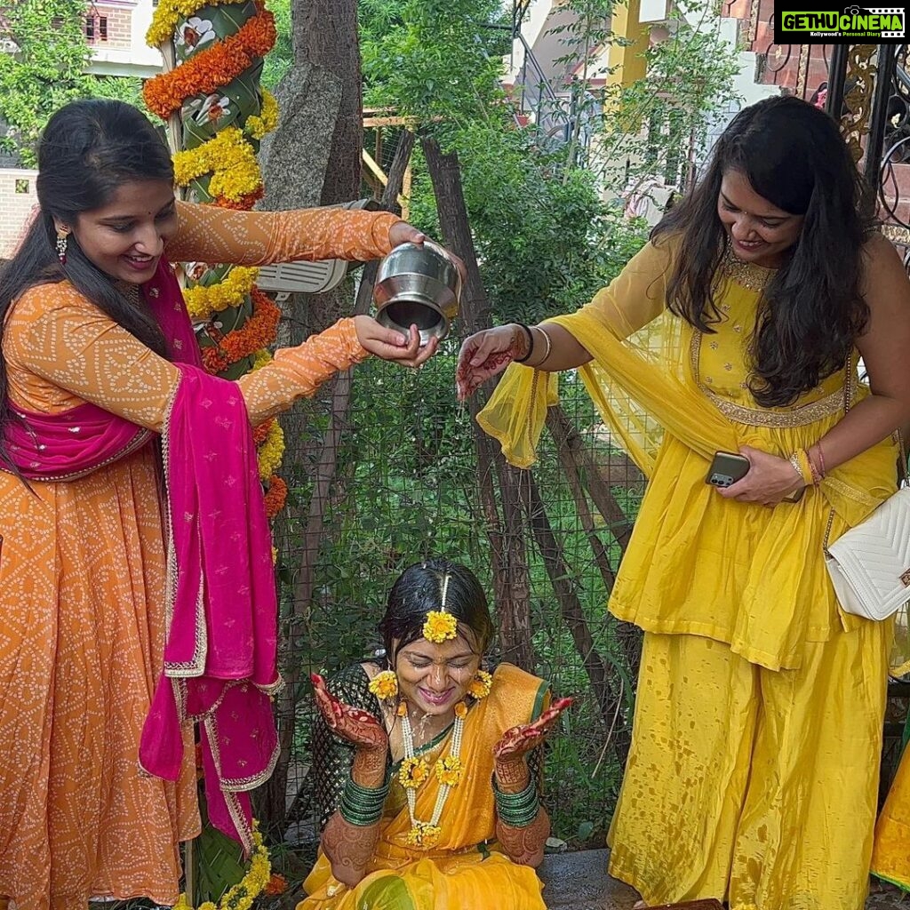 Meghana Lokesh Instagram - Shree ಮದುವೆ photo dump ! #cousingetshitched #weddingcelebration #familytime #funtimes #love #celebration #wedding #cousingetshitched Mysore, Karnataka