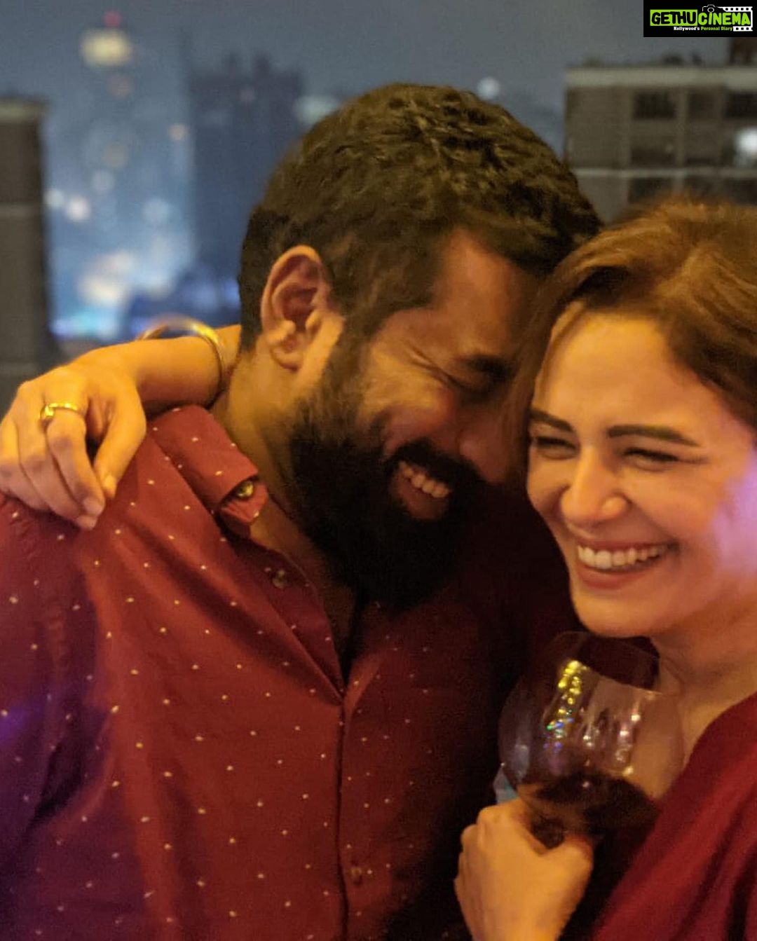 Mona Singh Instagram - There is only one happiness in life,to Love and be Loved ❤️Happy Anniversary to Us #instalove #instagood