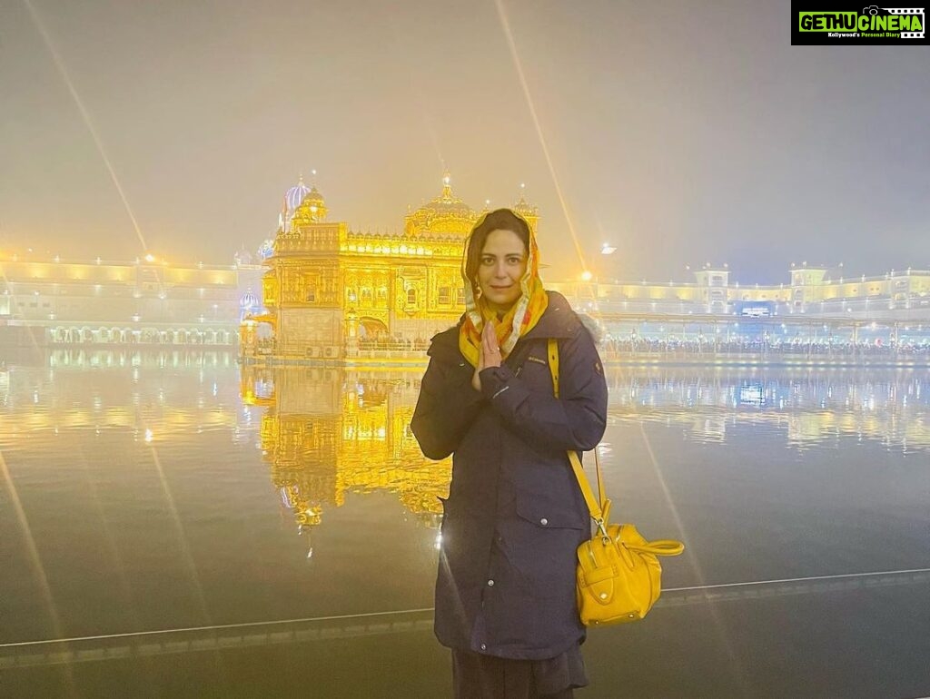 Mona Singh Instagram - Blessed #goldentemple #amritsar #familytime #divine #waheguru #instagood