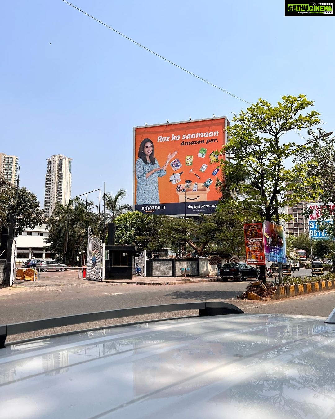 Mona Singh Instagram - Ab kya boloon? In these two days my driver (Prakash)kept spotting these hoardings n I was clicking,the joy I saw on his face made me feel so happy♥️#blessed #happy #instagood