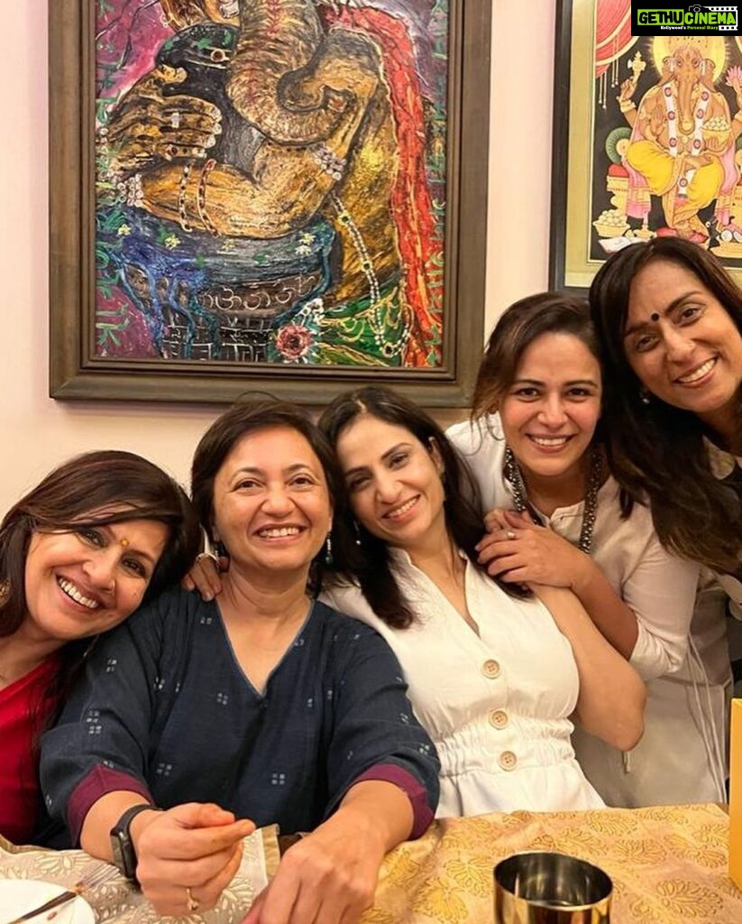 Mona Singh Instagram - Behind every great woman, I pray will be another great woman, Whispering in her ears “u’ve got this “ Happy women’s day ❤❤❤❤
