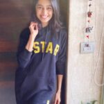 Mugdha Chaphekar Instagram - Sunday Mood 🙆🏻‍♀️ . . #reelsinstagram #reels #fun #nofilter Mumbai, Maharashtra