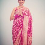 Mugdha Chaphekar Instagram - सह्याद्रीचा सिंह गर्जतो, शिवशंभू राजा दरीदरीतून नाद गुंजला महाराष्ट्र माझा🧡 महाराष्ट्र.. शिवरायांचा महाराष्ट्र, टिळक, सावरकर, चाफेकर बंधूंचा महाराष्ट्र.. ज्ञानदेवांचा, रामदासांचा महाराष्ट्र.. ज्योतिबांचा, कुसुमाग्रजांचा महाराष्ट्र .. माझा महाराष्ट्र.. इथे जन्मलेल्या प्रत्येकाचा महाराष्ट्र. आज मराठी माणसाचा सर्वात मोठा सण.. मराठी अस्मितेचा अभिमान.. १०७ वीर हुतात्म्यांच्या बलिदानाची यशोगाथा, मुंबई सह महाराष्ट्र राज्याची स्थापना. ज्या पवित्र मातीत जन्मलो त्या सुंदर संपन्न समृद्ध महाराष्ट्र देशाचा जन्म.. १ मे १९६०.. आज माझा महाराष्ट्र जन्मला.. 🧡 माझी जन्मभूमी आणि कर्मभूमी असलेल्या पवित्र महाराष्ट्र देशा ला कोटी कोटी प्रणाम 🙏🧡 जय महाराष्ट्र 🧡 Mumbai, Maharashtra