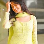Mugdha Chaphekar Instagram - Did you look for me? 💛💚 . . #throwback #love #mugdhachaphekar #kumkumbhagya #reelsinstagram #reels #prachi