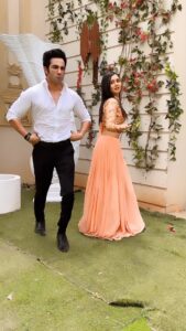 Munira Kudrati Instagram - If only, teaching me how to dance was so easy @munira_kudrati 😂😂. . . . . . . . . . . . . . . . #insta #instagram #instagood #instadaily #reels #reelsinstagram #funnyreels #❤️ Mumbai, Maharashtra