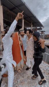 Munira Kudrati Instagram - Eid ke din par shubh kaam ๐๐..
Special appearance - @imrohitsuchanti ๐๐๐๐
PS : Weโve made this video just for entertainment purpose, we do not intent to hurt any sentiments related to religion, caste or creed.. love and cheers!! โค๏ธโ๐ป
.
.
.
.
.
.
.
.
.
.
.
.
.
#insta #instagram #instadaily #instalike #reels #reelsinstagram #funnyvideos #funnyreels #โค๏ธ