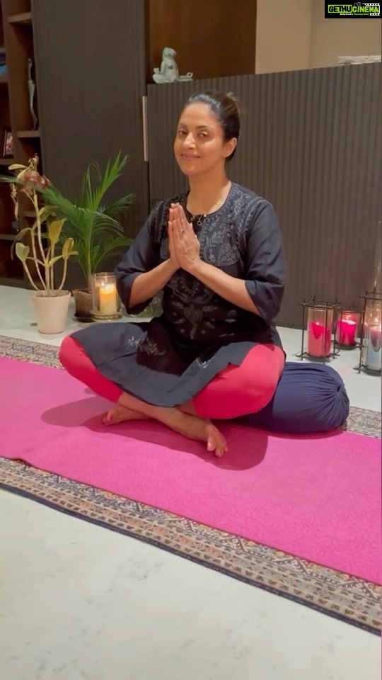 Nadhiya Instagram - Unwind 🧘🏽‍♀️…. and to better sleep🌙😴Happy International Yoga day🧘🏽‍♀️ #yoga #selfcare #gratitude #bodymindsoul #bepresent