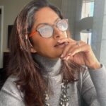 Nadhiya Instagram – Reflecting😇