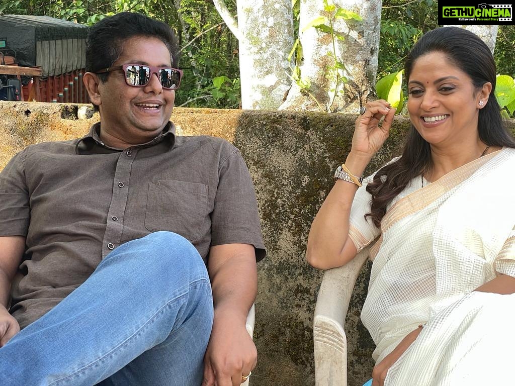 Nadhiya Instagram - Wishing you a very Happy bday Jeethu sir🎂 It was a privilege to have worked with you in the Telegu version of Drushyam 2… best wishes always and a grt year❤️ #director #drushyam2