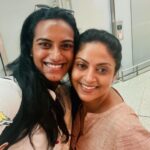 Nadhiya Instagram – Huge fan moment for me! 🤩Just bumped into Olympic medalist PV Sindhu, the iconic badminton player. She is a fearless athlete on court but has the biggest smile in person !!🤩
#badminton #inspirationalwomen #womenempowerment