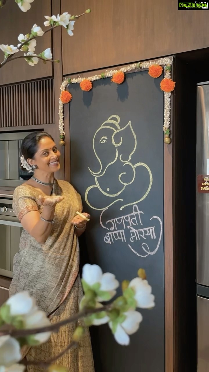 Nadhiya - 273.2K Likes - May Lord Ganesh bless you with happiness and joy in your life .. Happy Ganesh Chaturthi…🌺
#ganeshchaturthi #indianfestival