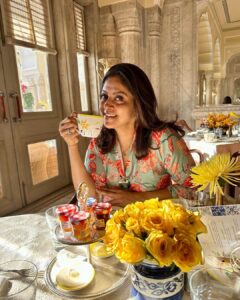Nadhiya Instagram - Lazy Sunday mornings are for taking it slow and enjoying the simple things in life, like buttered toast😀

 #weekendvibes #sundayfunday #butteredtoast #coffeeandchill