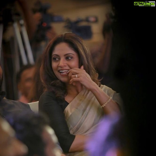 Nadhiya - 49.1K Likes - Candid Moment- captured anonymously!. Thank you😃