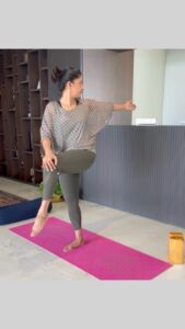 Nadhiya Instagram - Yoga is about stretching and not stressing 😅. Happy Yoga Day🧘🏽‍♀️ #yoga #worldyoga #meditation #stretching #stressrelief #mumbaifitness #mondaymotivation