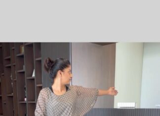 Nadhiya Instagram - Yoga is about stretching and not stressing 😅. Happy Yoga Day🧘🏽‍♀️ #yoga #worldyoga #meditation #stretching #stressrelief #mumbaifitness #mondaymotivation