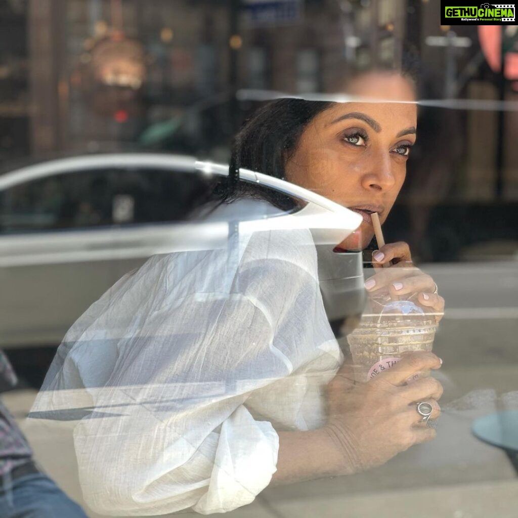 Nadhiya Instagram - Looking forward to those brighter days - cold coffee in hand and people watching in sight 🙏😊 #mondaymotivation #goodvibes #coffee #chillin
