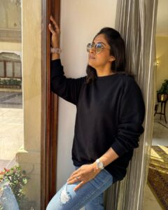 Nadhiya Instagram - Enjoying the moment💛