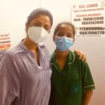 Nadhiya Instagram - Second shot of the vaccine ✅ - at the BKC (Mumbai) Jumbo facility ! Grateful to the healthcare workers and essential workers who are tirelessly and selflessly helping our nation get over this crisis👍🏼💪🏽 Hats off to municipal corporations like the BMC for making the vaccine distribution as seamless as possible. Please get vaccinated as soon as you can to keep yourself and people around u safe🙏 thank u to my friend @gaurisharmatripathi for capturing the experience. #vaccinationdone✔️ #covid_19 #indiafightscorona #covidwarriors #bmc #healthcareworkers