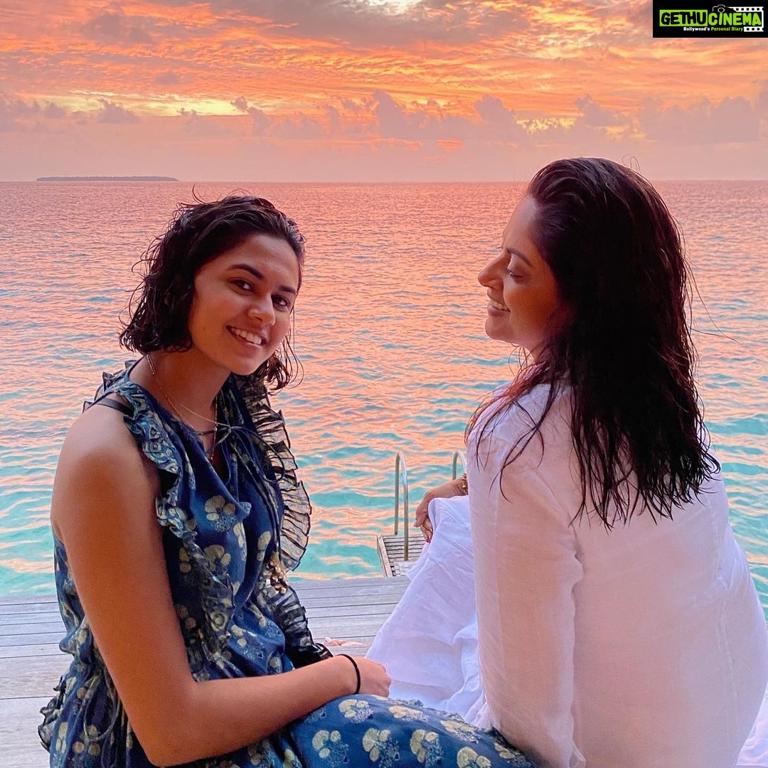 Nadhiya - 53.4K Likes - Wishing our youngest a very Happy Birthday Jana🎂🎂 Hoping that your roaring 20’s fill you with love, happiness and all that life has to offer. Love you always 🥰🥰
#birthday #birthdaygirl
#celebration
