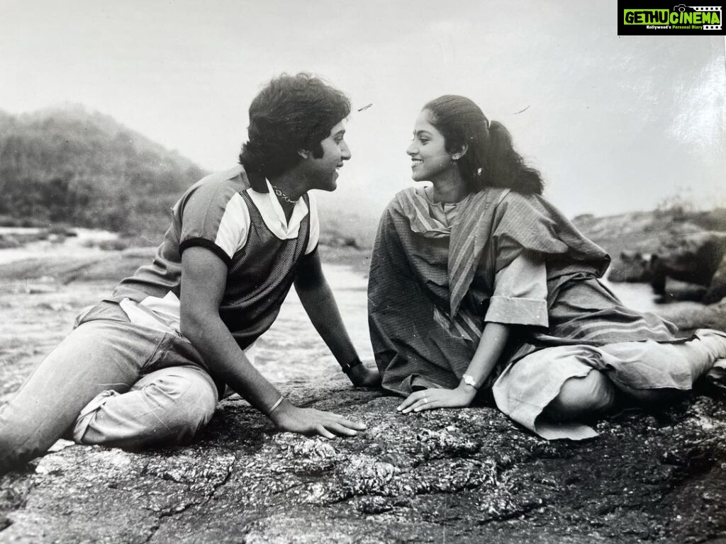 Nadhiya Instagram - Looking back at a 1985 , Malayalam Film “Koodum Thedi”, with actor Rahman...Helmed by a strong team, directed by Paul Babu, screenplay by SN Swamy, cinematography by PC Sreeram, music by Jerry Amaldev and Johnson. #flashbackfriday #80s #moviescenes