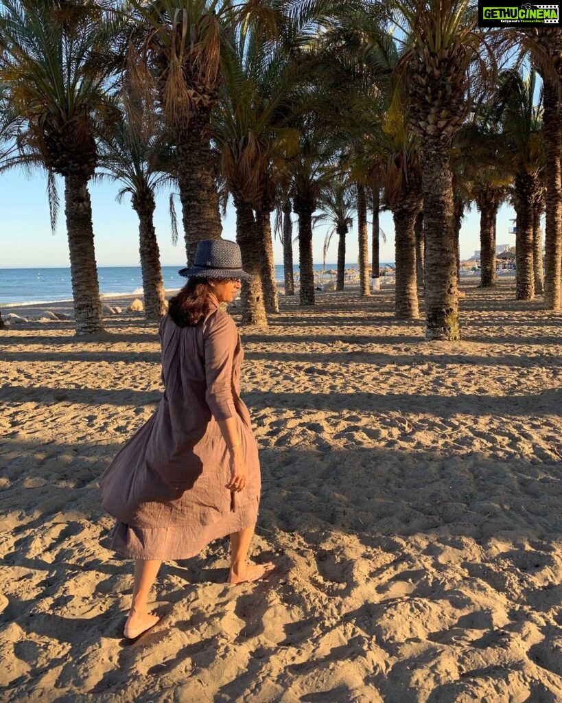 Nadhiya Instagram - Moving on to 2021 🏝 #beach #sun #walk #2021 #sand #lookingforward