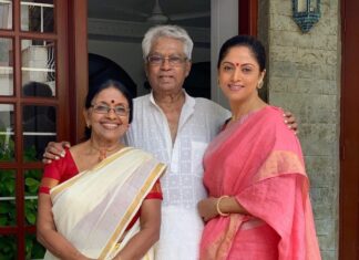 Nadhiya Instagram - Onam Ashamsagal 💐 wishing you all love and happiness on this auspicious occasion of Onam💐❤️ #Onam