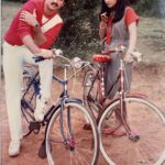 Nadhiya Instagram – Memories from my tamil film Pookalai Parikathirkal(1986) with my trademark bicycle 😃and my first time association with (late)director V Azagappan and actor Suresh🎥📸

#ThrowbackThursday