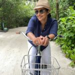 Nadhiya Instagram – Bicycling always charges me up π΄πΌββοΈ
#mondaymotivation #bicycle #stayfit