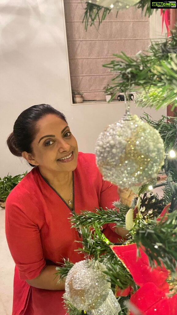 Nadhiya Instagram - Getting into the Christmas spirit 🎄🎅🎁 #christmas #merrychristmas #holidays #christmastree #christmasdecorations