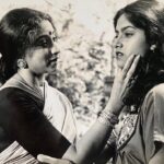 Nadhiya Instagram – Taking you all back to a 1985 superhit film “Vannu Kandu Keezhadakki’ by Director Joshiy, the Malayalam remake of the celebrated movie ‘Khubsoorat’, directed by Hrishikesh Mukherjee. Privileged to have worked with some talented actors like Lakshmi Mam, the late M G Soman, Baby Shalini, Shanker, Manianpilla Raju and Lalu Alex. The vibe on set was just as fun as the script. 🎥 🎞
#VannuKanduKeezhadakki #TBT #ThrowbackThursday