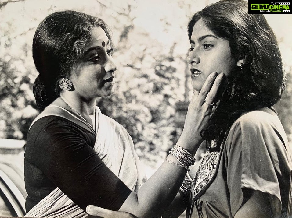 Nadhiya Instagram - Taking you all back to a 1985 superhit film “Vannu Kandu Keezhadakki’ by Director Joshiy, the Malayalam remake of the celebrated movie ‘Khubsoorat’, directed by Hrishikesh Mukherjee. Privileged to have worked with some talented actors like Lakshmi Mam, the late M G Soman, Baby Shalini, Shanker, Manianpilla Raju and Lalu Alex. The vibe on set was just as fun as the script. 🎥 🎞 #VannuKanduKeezhadakki #TBT #ThrowbackThursday
