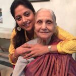 Nadhiya Instagram – Presenting Kusum Athawale, 97, my grandmother-in-law. Don’t mind her limited hearing🎧, limited vision🕶 and limited mobility👩‍🦽….Her zest for life is unbeatable 🥰🤪

#MondayMotivation