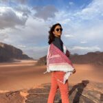 Nadhiya Instagram - 🌅🕶🧡