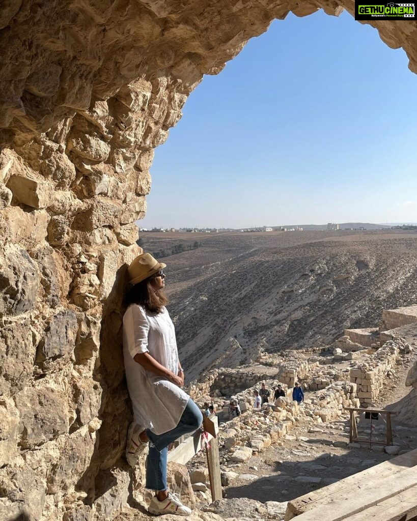 Nadhiya Instagram - Exploring🇯🇴❤️ #jordan #travel #travelphotography #landscape