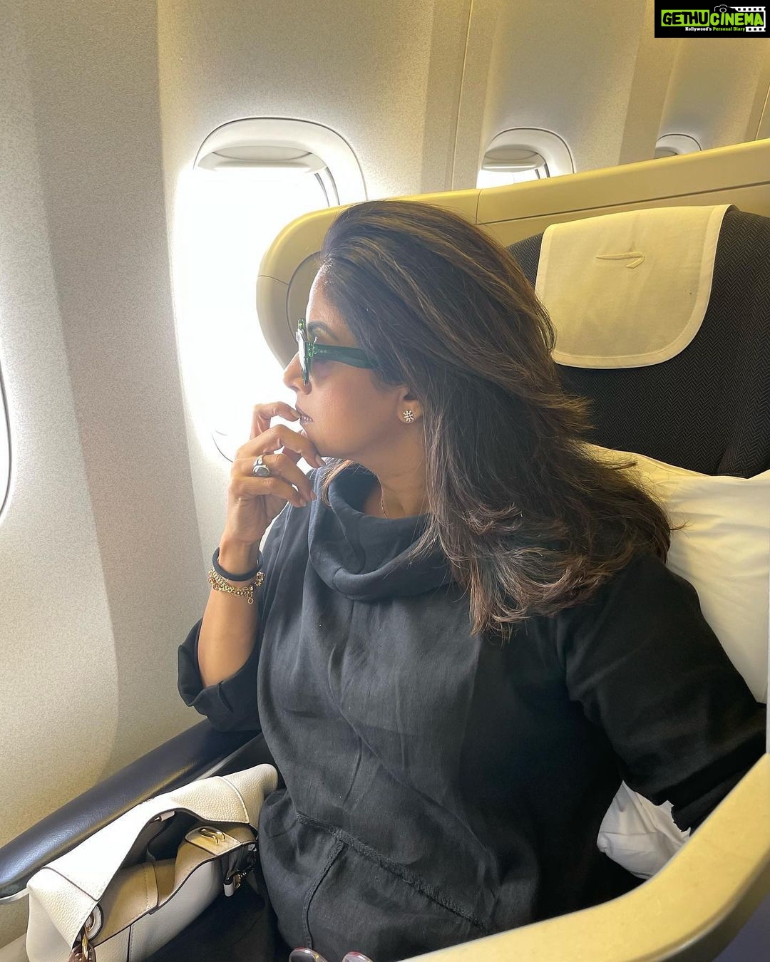 Nadhiya - 51.7K Likes - Heading off to a quick family get away🧡❤️