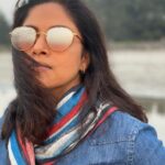 Nadhiya Instagram - Sunset on my mind 🧡💛😎