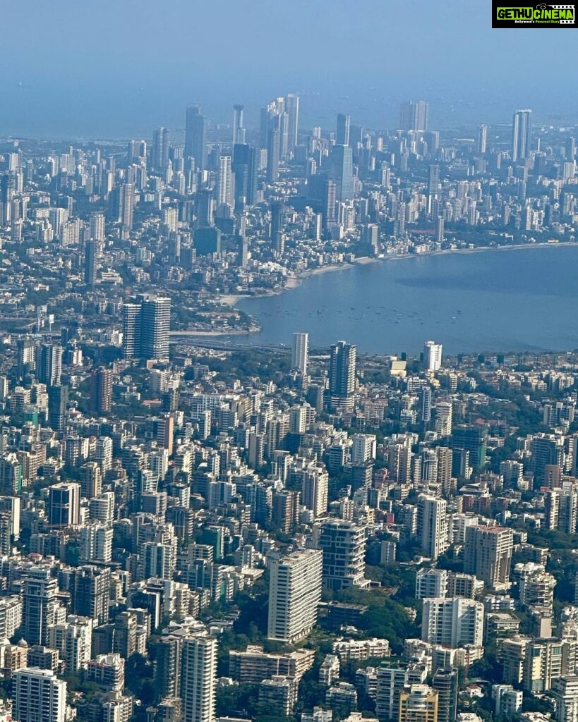 Nadhiya Instagram - Yeh Hain Mumbai Meri Jaan! The city I was born and raised in. ✨🏙 Capturing this iconic skyline on a clear day! My only regret is the lack of greenery ☹ #MumbaiLove #CityLife #ShotOniPhone #Photography Mumbai, Maharashtra