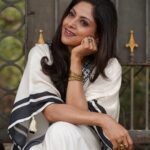 Nadhiya Instagram - “ May the magic of this Eid bring lots of happiness in your life and may you celebrate it with all your close friends and family. Eid Mubarak!”🌙🥰 Courtesy : @ezhil_still_143 @ganeshpalav1606 @heysurekha @dgk_editor #eid, #eidmubarak , #eidcelebration #festival #eidoutfit