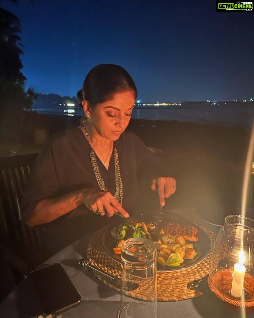 Nadhiya Instagram - Candlelit dinners: the recipe for an unforgettable evening 🍽️🕯️ #DiningInStyle #MoodSetter #MemorableNights #FamilyTime