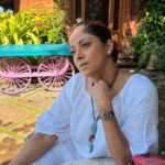 Nadhiya Instagram – Not sure why I’m so deep in thought… 😂

#travel #mindset #relaxing North Goa